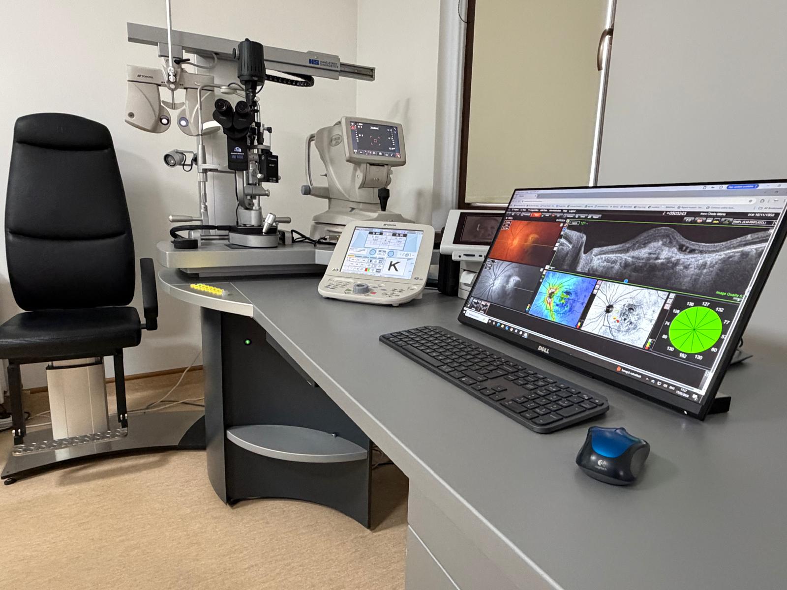 Advanced ophthalmic laser system for retinal treatments and secondary cataract laser capsulotomy